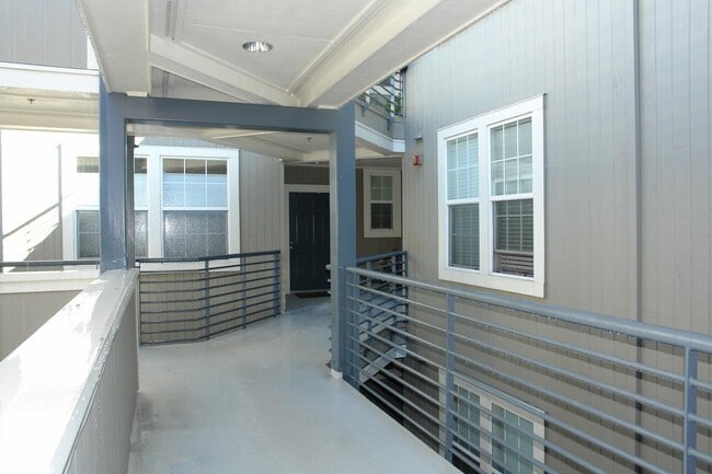 Building Photo - 880 Meridian Bay Ln