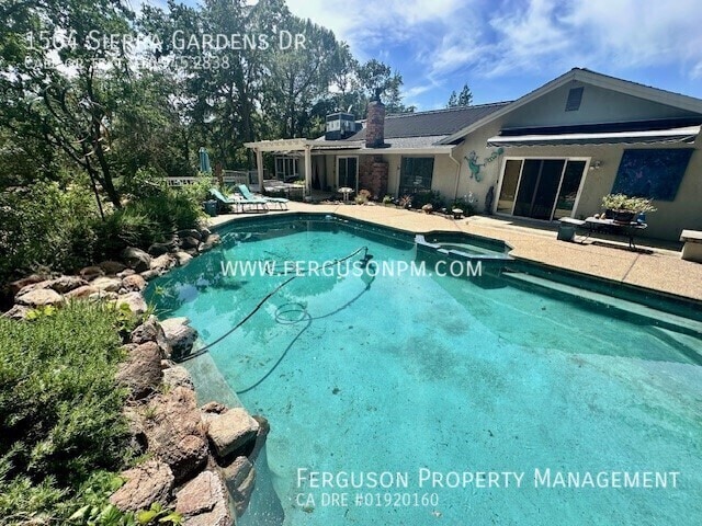 Building Photo - 1504 Sierra Gardens Dr