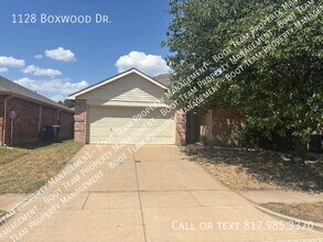 Building Photo - 1128 Boxwood Dr