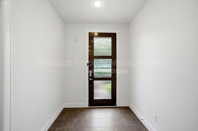 Building Photo - 3131 Leeland St