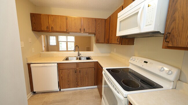Building Photo - 20 Durbin Pl