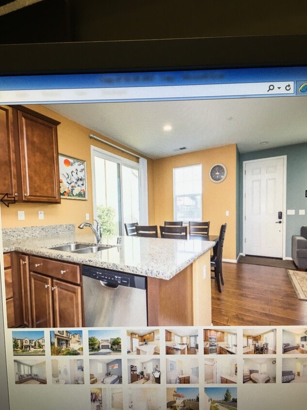 Building Photo - 3121 Village Park Dr