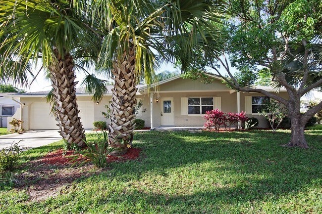 Building Photo - 2744 Corbusier Dr