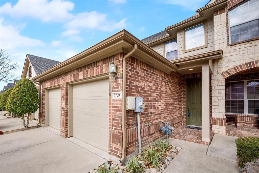Primary Photo - 1729 Brookview Dr