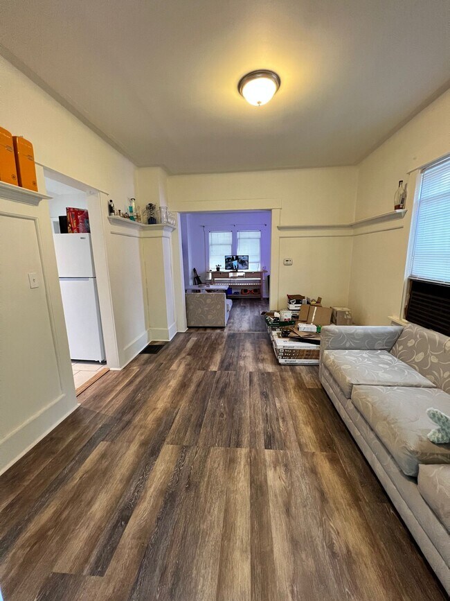 Área de estar - 185 Elmwood Ave