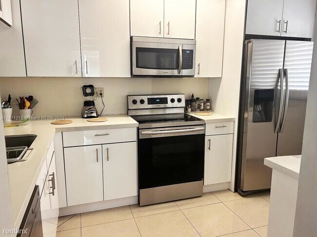 Foto del edificio - 3 br, 2 bath House - 7480 NW 17th St Apt 201