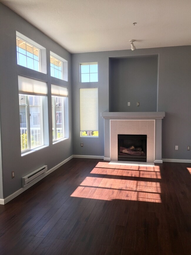 Foto del edificio - Gorgeous 2BD Condo in Desirable Progress Ridge Location!  High End Finishes, Great View!