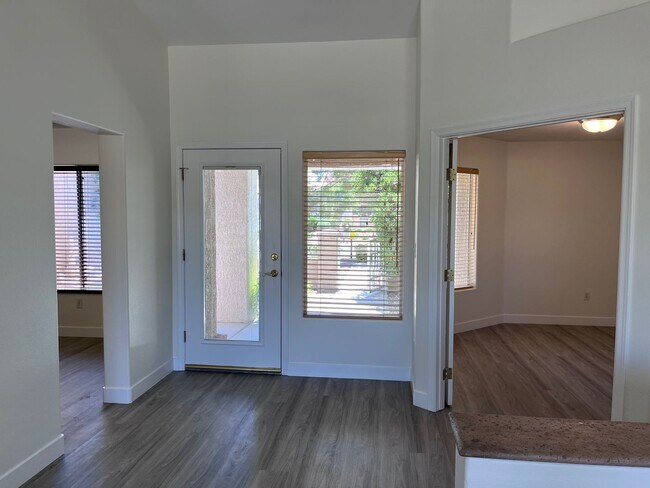 Building Photo - Sun City Summerlin - Remodeled Town-home