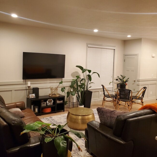 Sala de estar - 261 E Ellen Ln