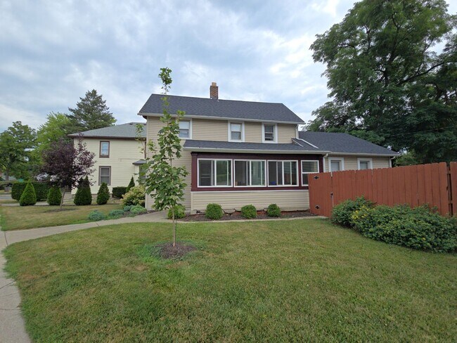Foto del edificio - Charming 2-Bed, 1.5-Bath Single family hom...