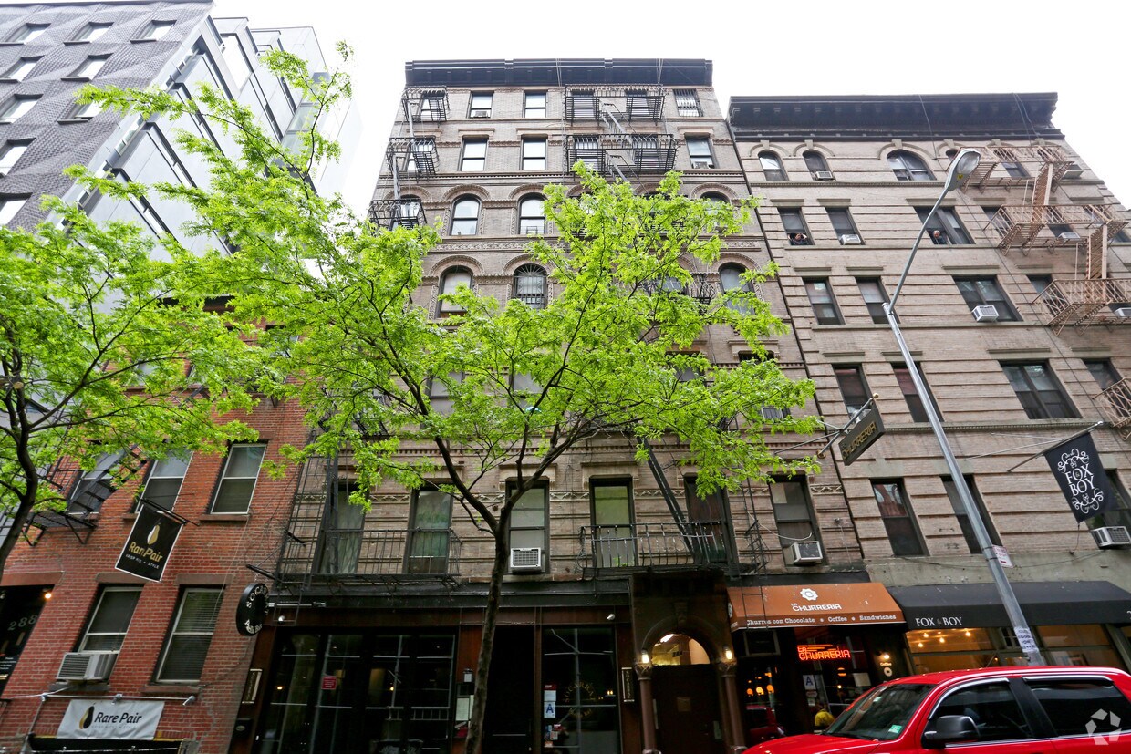 Primary Photo - 284 Mulberry St