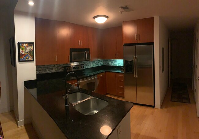 Building Photo - 910 M St NW