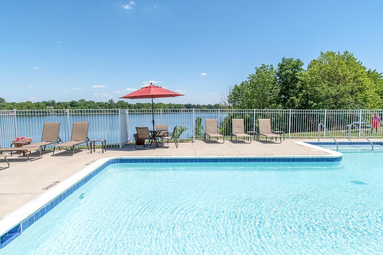 Schooner Cove Apartments in Ypsilanti, MI