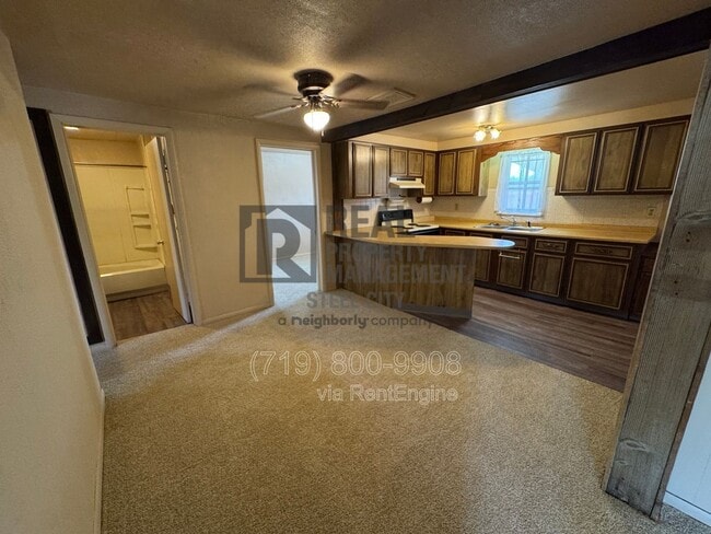 Foto del edificio - 2401 Overton Rd