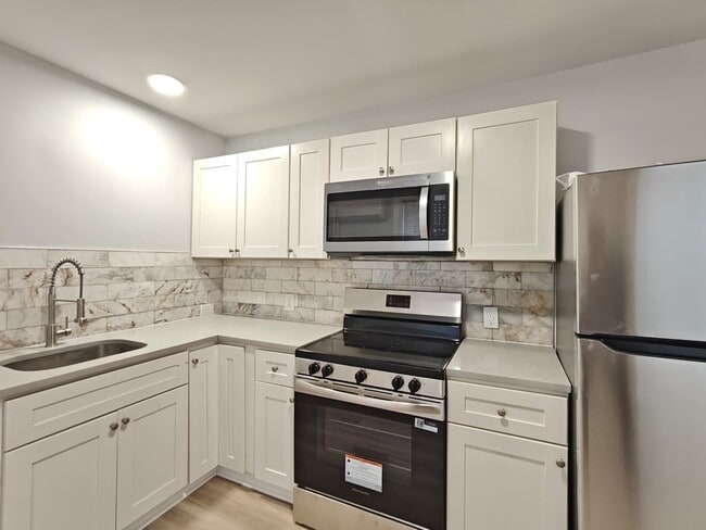 Building Photo - 2541 N 9th St