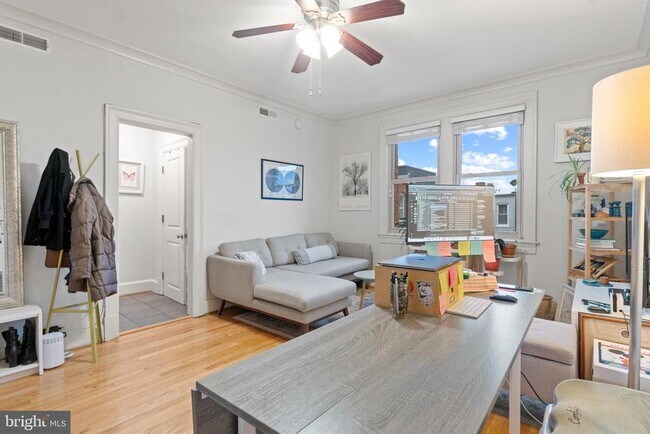 Foto del edificio - 3500 13th St NW