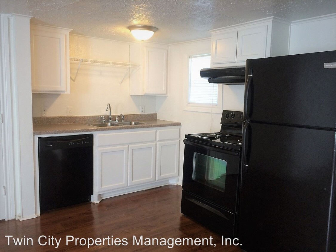 Primary Photo - 1505 Echols St