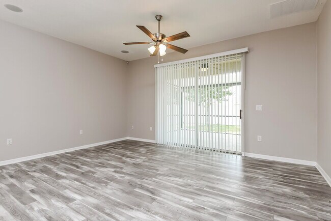 Building Photo - 1393 Merion Dr
