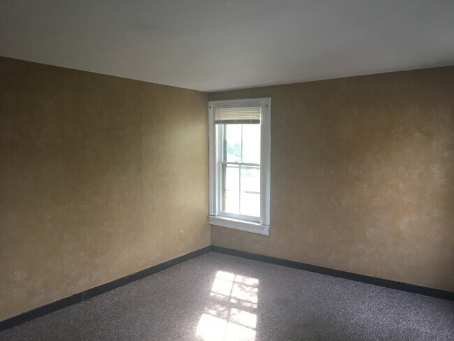 Bedroom 1 - 18 E Broome St