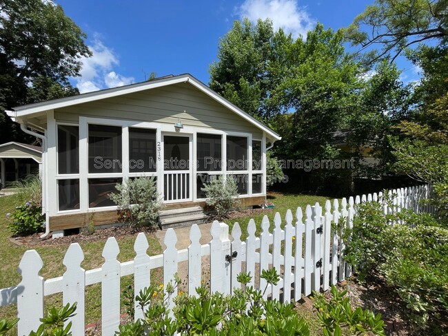 Building Photo - 2318 N 17th Ave