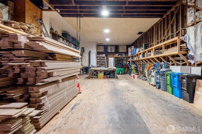 Building Photo - 2530 3rd St