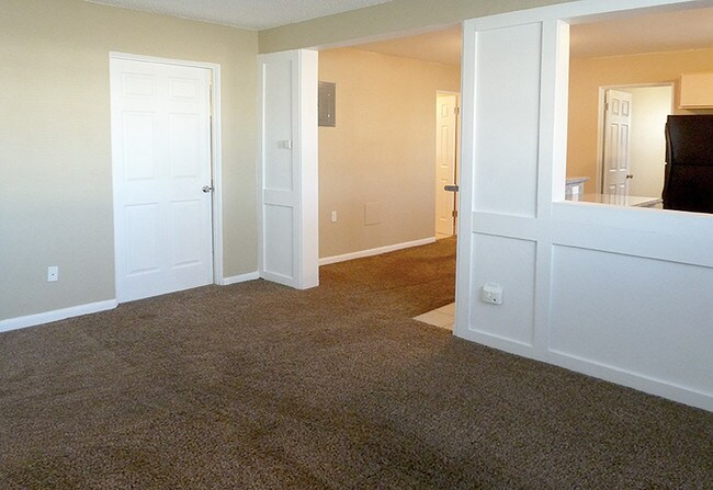 Building Photo - 2650 Chase St