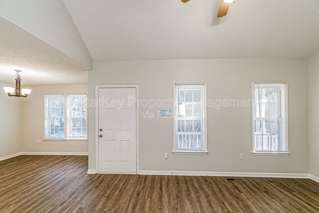 Foto del edificio - 112 Burt St