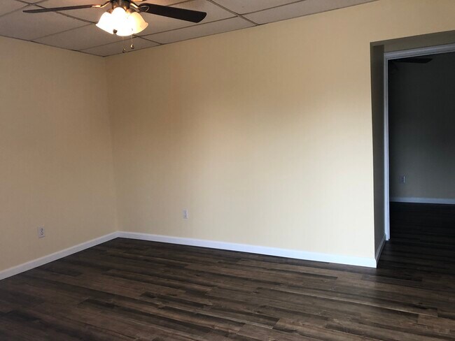 Living Room - 1620 Glen Ave