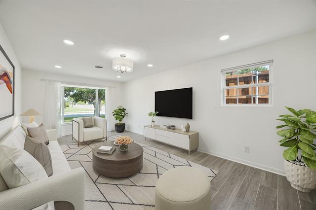 Foto principal - 9670 Lynbrook Dr