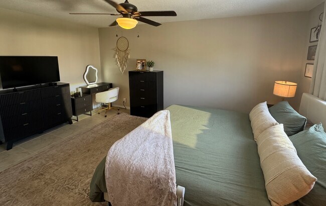 Foto del edificio - 3924 SW 67th Ter