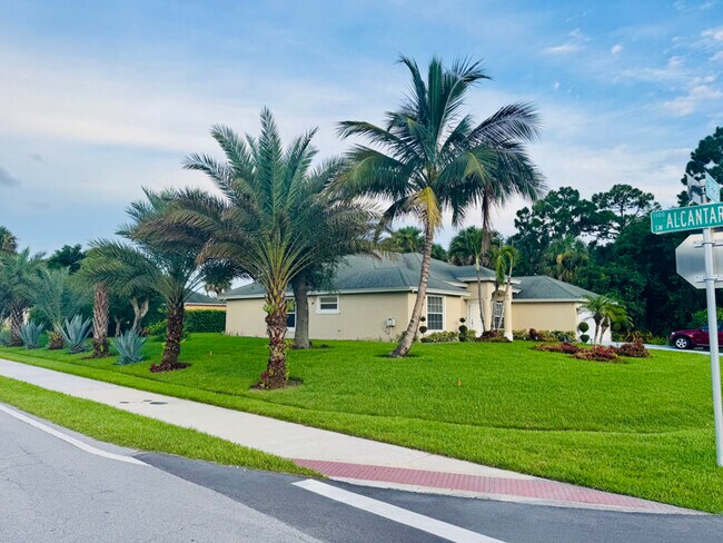 Foto del edificio - 3601 SW Ballweg St