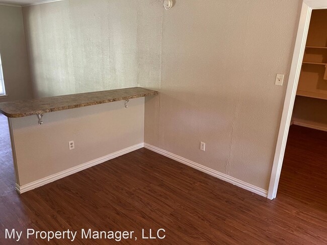Building Photo - 4 br, 1.5 bath House - 9633 Fairlawn Court