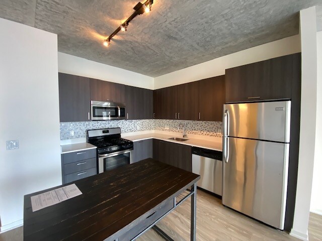Primary Photo - 1312 S WABASH Ave