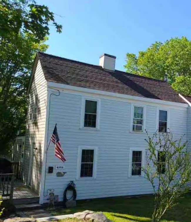 Building Photo - 439 S Main St