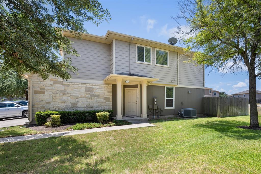 Foto principal - 14412 Lewis Carroll Ln