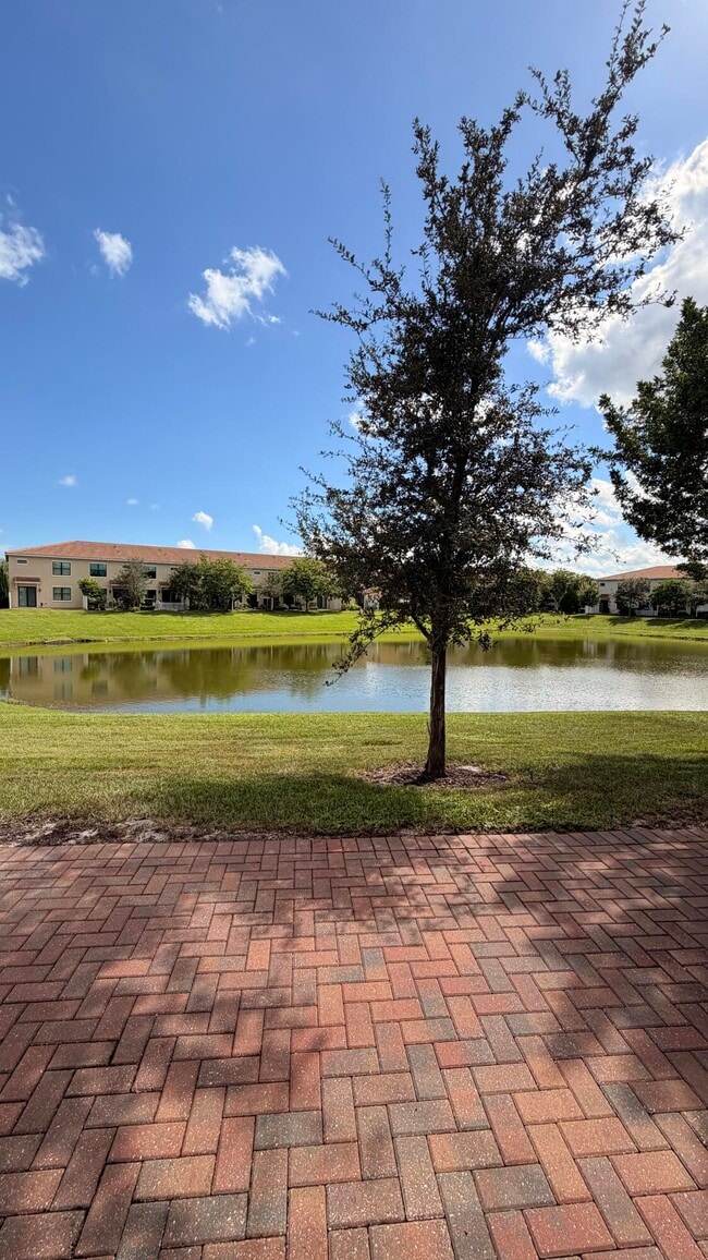Foto del edificio - 9952 Brickhill Dr
