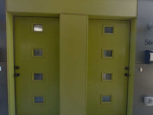 Foto del edificio - 562-564 East 15th Alley