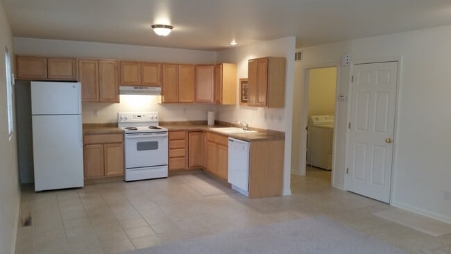 Building Photo - 2115 La Mar Ave