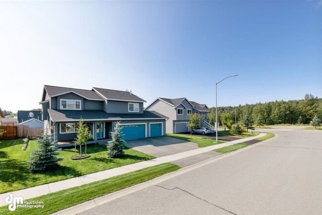 Building Photo - Gorgeous 4 Bedroom Home in West Park!