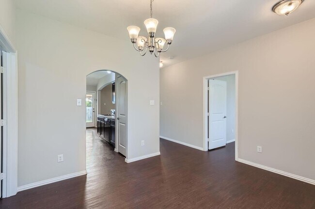 Building Photo - 260 Meadowcrest Dr