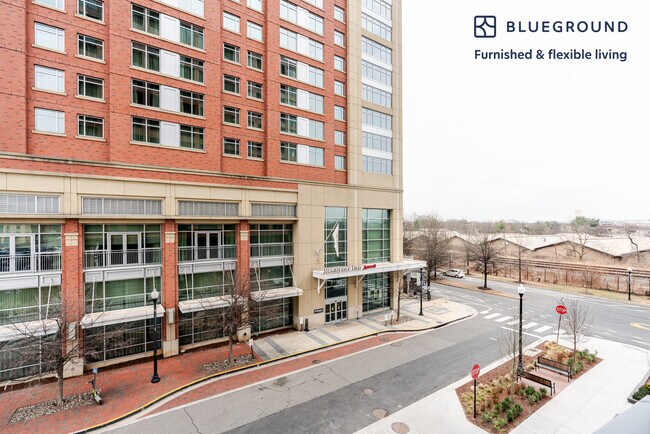 Foto del edificio - 3030 Potomac Ave