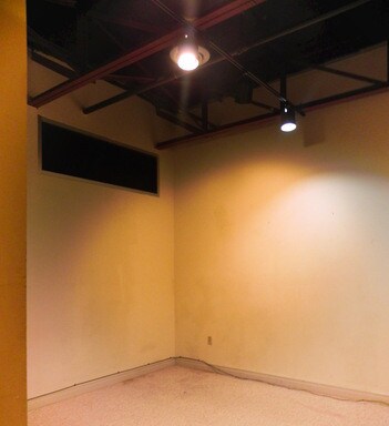Building Photo - 319 N Mesquite St