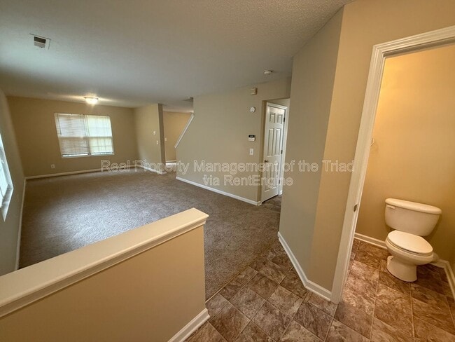 Foto del edificio - 1124 Highstone Dr