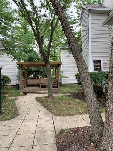 Building Photo - 6287 Fremont Dr