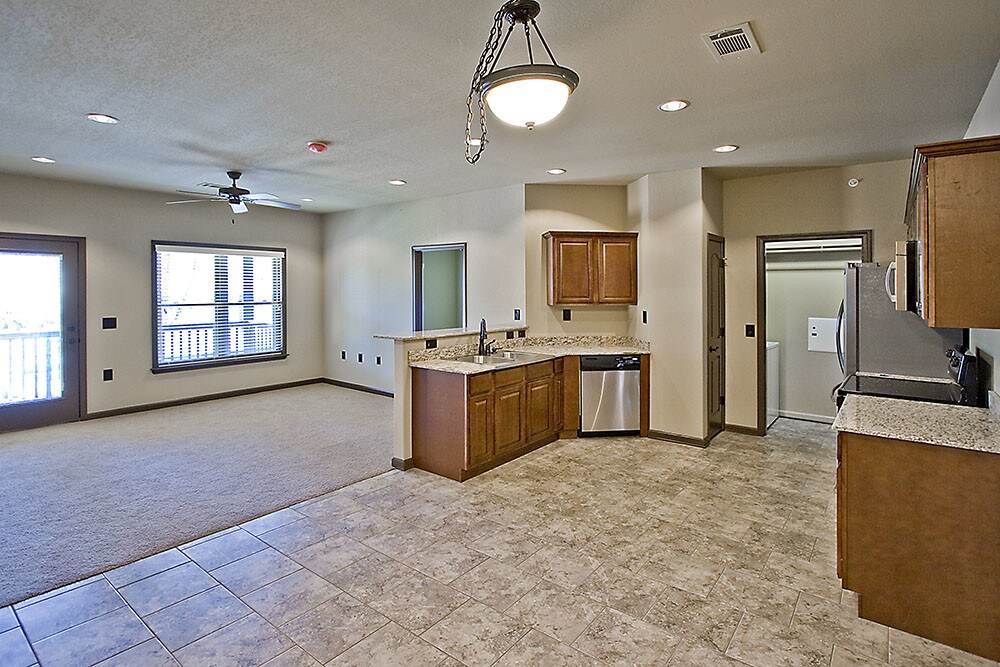 1930 N Reynolds Rd Unit 303, Bryant, AR 72022 Apartments in Bryant