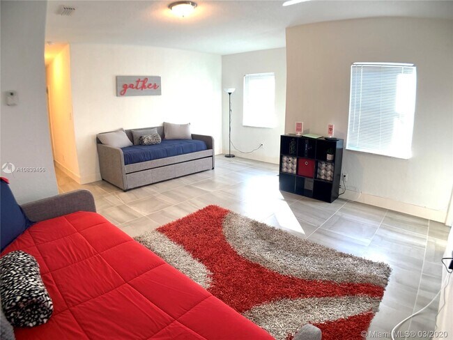 Foto del edificio - 2820 SW 13th St