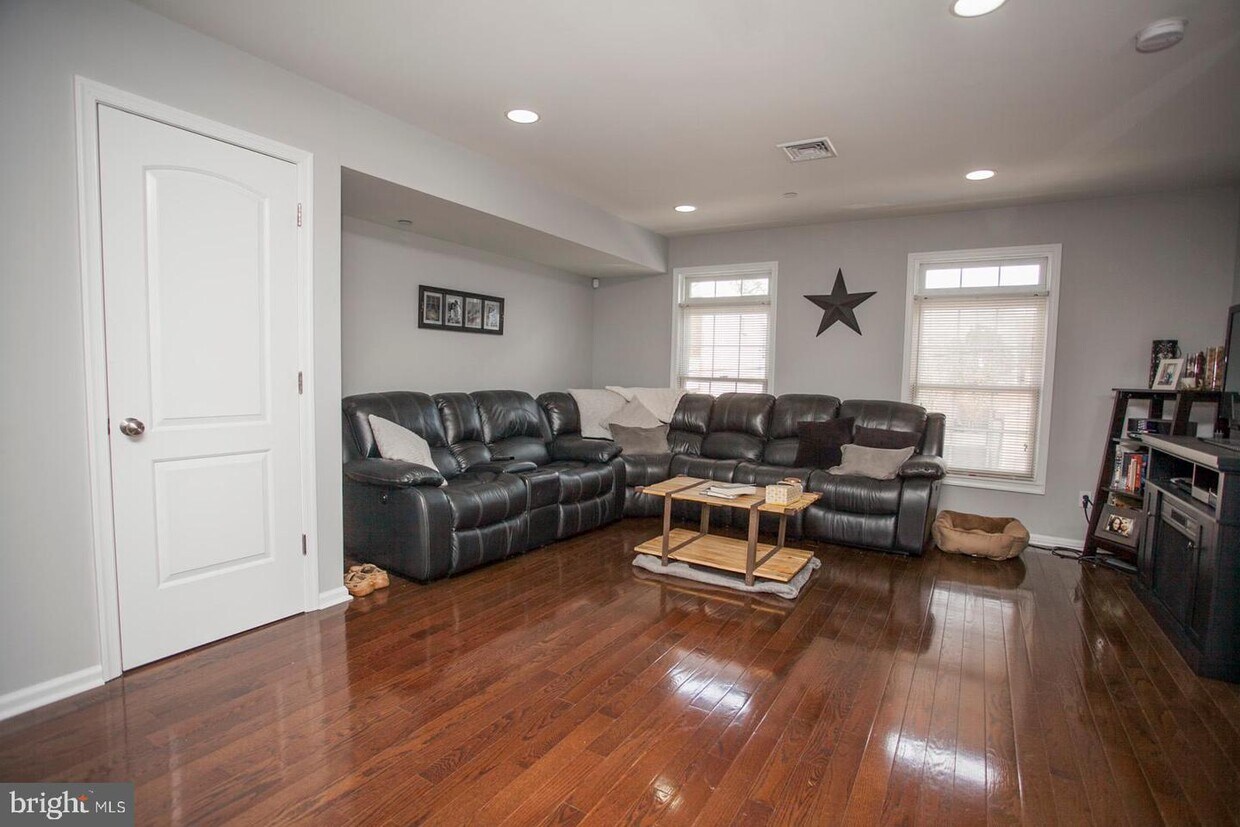 Foto principal - 438 Dupont St