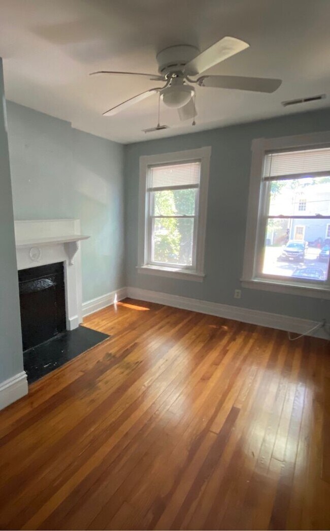 Foto del edificio - 2103 W Cary St