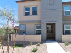 Building Photo - 1901 Nydia Vista St