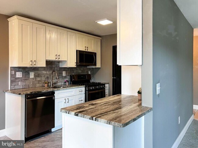 Foto del edificio - 3825 St Barnabas Rd